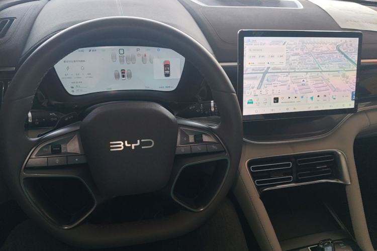 Used BYD Song PLUS New Energy 2025 DM-i Intelligent Driving 112KM Prestige Model Center Console
