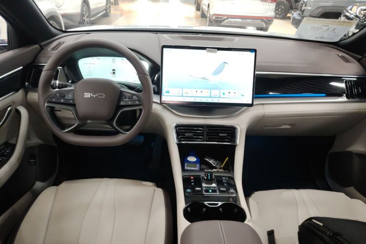Used BYD Song PLUS New Energy 2025 EV 520km Premium Version Center Console