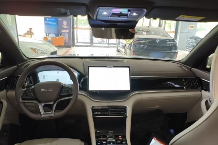 Used BYD Song PLUS New Energy 2025 DM-i 112KM Prestige Model Center Console