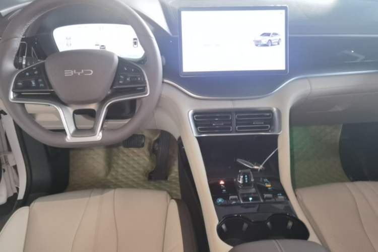 Used BYD Song PLUS New Energy 2025 DM-i 112KM Prestige Model Center Console