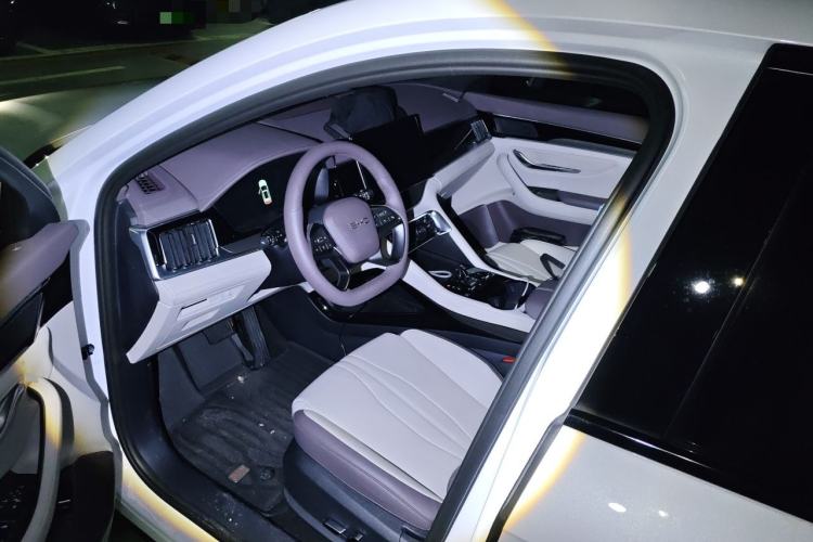 Used BYD Song PLUS New Energy 2025 EV Intelligent Driving Edition 520km Luxury Model Driver Seat