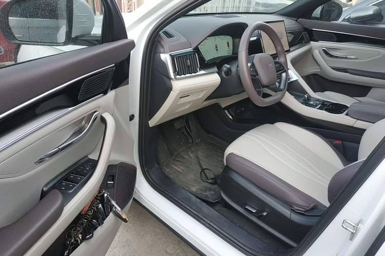 Used BYD Song PLUS New Energy 2025 DM-i 112KM Prestige Model Driver Seat