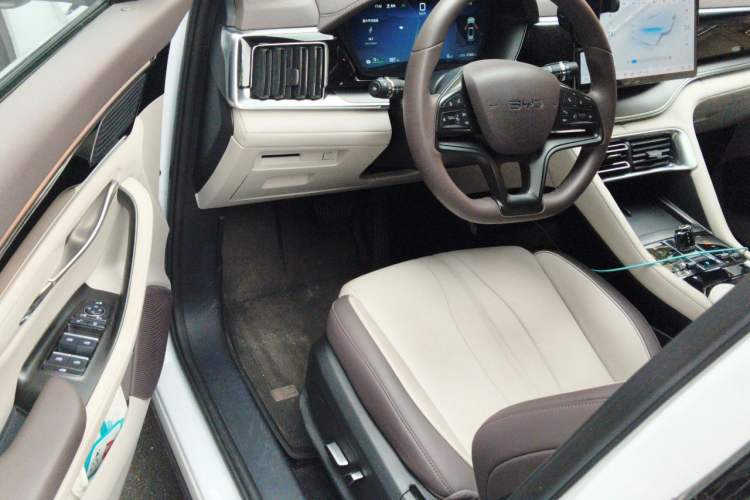 Used BYD Song PLUS New Energy 2025 EV 520km Luxury Version Driver Seat