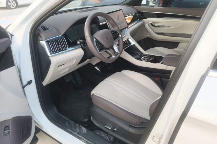 Used BYD Song PLUS New Energy 2025 EV 520km Premium Version Driver Seat