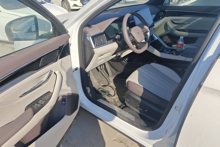 Used BYD Song PLUS New Energy 2025 DM-i Intelligent Driving 160KM Flagship Model Driver Seat