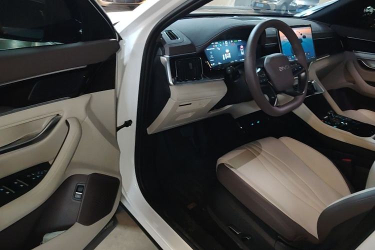 Used BYD Song PLUS New Energy 2025 EV Intelligent Driving Edition 520km Luxury Model Driver Seat