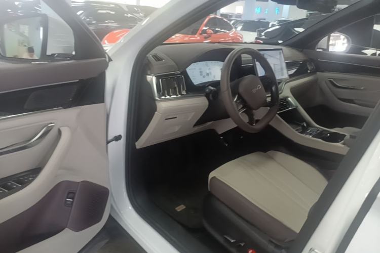 Used BYD Song PLUS New Energy 2025 EV Intelligent Driving Edition 520km Luxury Model Driver Seat