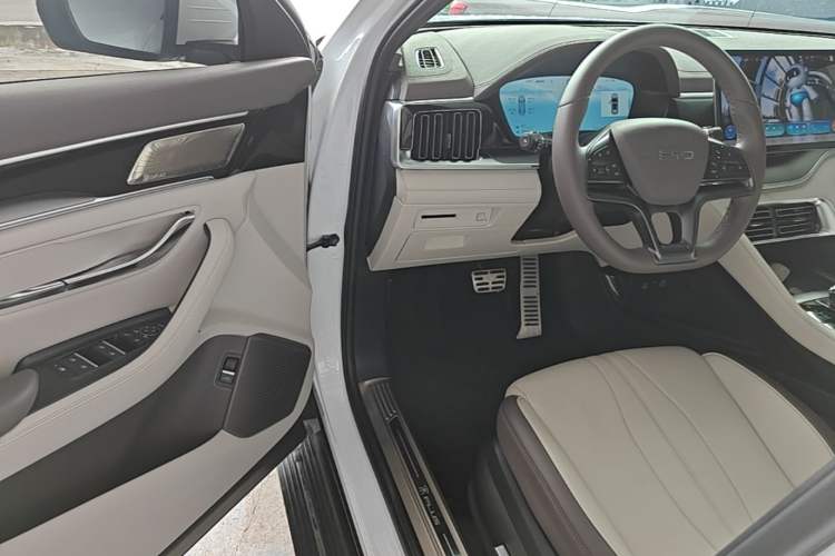 Used BYD Song PLUS New Energy 2025 DM-i 112KM Prestige Model Driver Seat