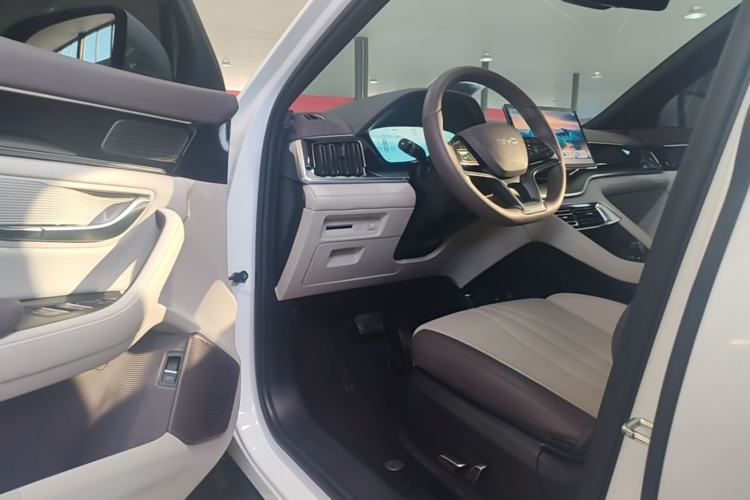 Used BYD Song PLUS New Energy 2025 DM-i 112KM Prestige Model Driver Seat