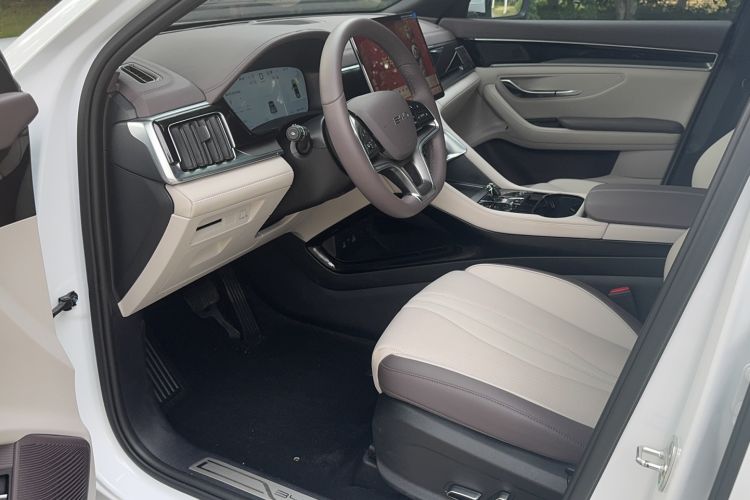 Used BYD Song PLUS New Energy 2025 DM-i 160KM Flagship Model Driver Seat
