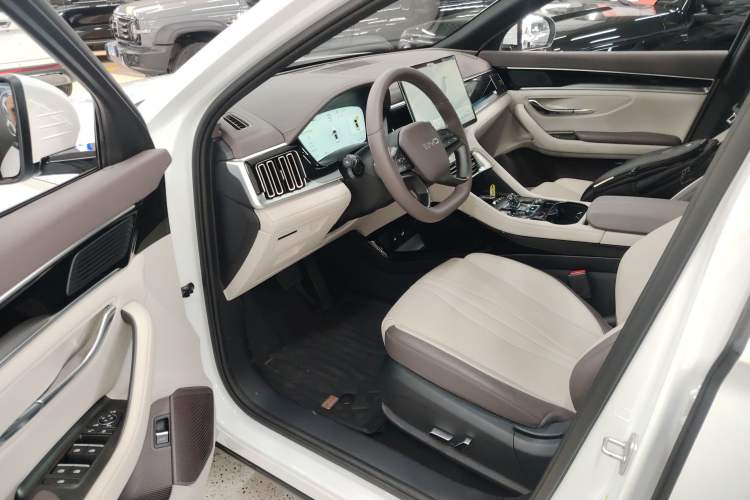 Used BYD Song PLUS New Energy 2025 EV 520km Premium Version Driver Seat