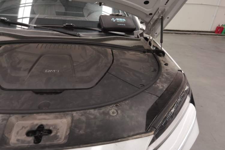 Used BYD Song PLUS New Energy 2025 DM-i 75KM Luxury Model Engine Bay Left
