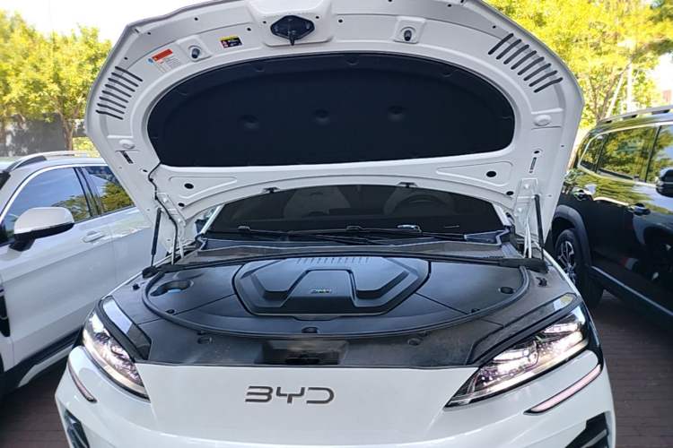 Used BYD Song PLUS New Energy 2025 DM-i 112KM Prestige Model Engine Bay