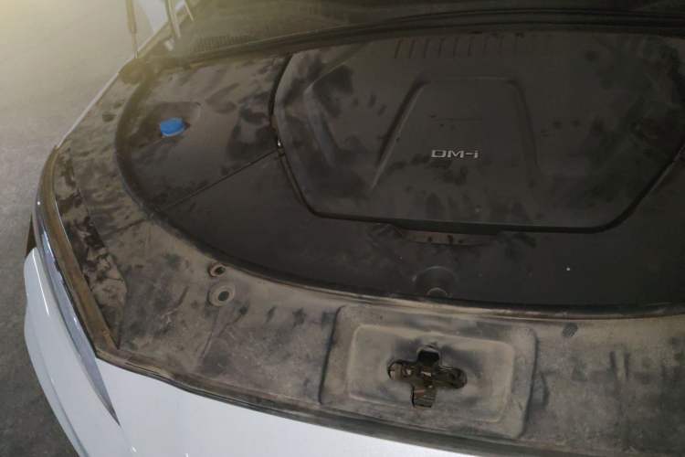 Used BYD Song PLUS New Energy 2025 DM-i 112KM Prestige Model Engine Bay Right