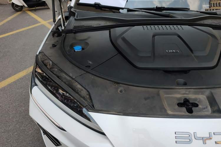 Used BYD Song PLUS New Energy 2025 DM-i 112KM Prestige Model Engine Bay Right