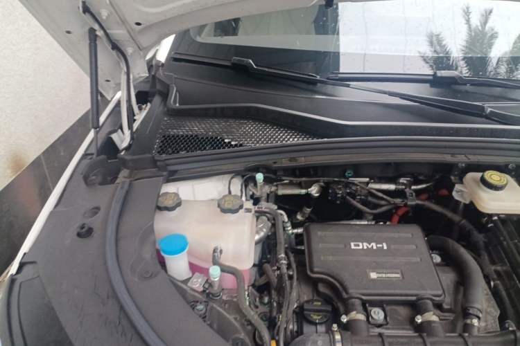 Used BYD Song PLUS New Energy 2025 DM-i Intelligent Driving 160KM Flagship Model Engine Bay Right