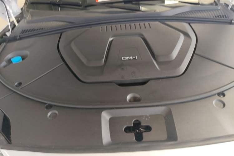 Used BYD Song PLUS New Energy 2025 DM-i 112KM Prestige Model Engine Bay