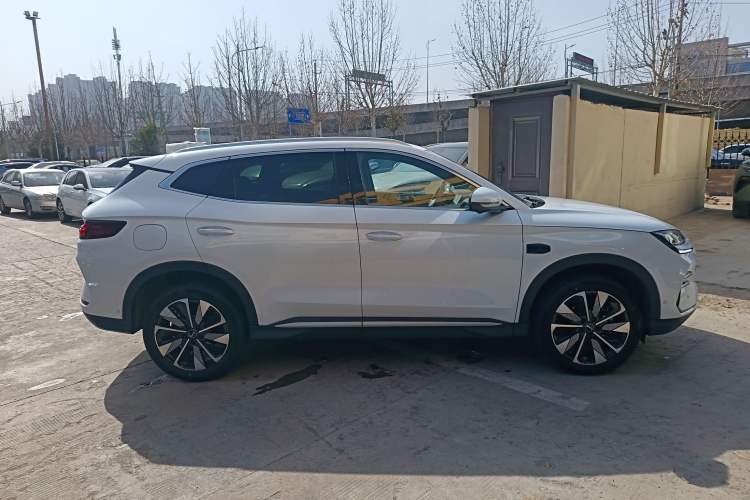Used BYD Song PLUS New Energy 2025 DM-i Intelligent Driving 112KM Prestige Model Exterior 2