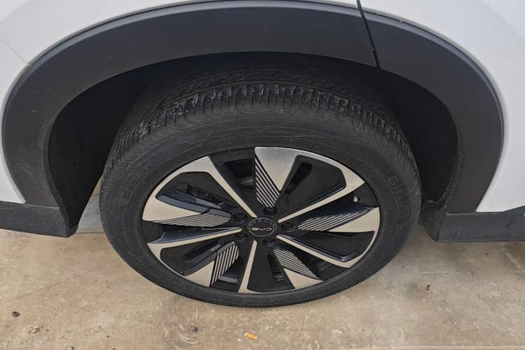 Used BYD Song PLUS New Energy 2025 EV 520km Luxury Version Exterior 5