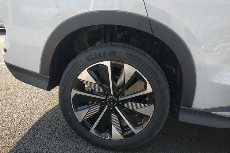Used BYD Song PLUS New Energy 2025 DM-i 112KM Prestige Model Exterior 8