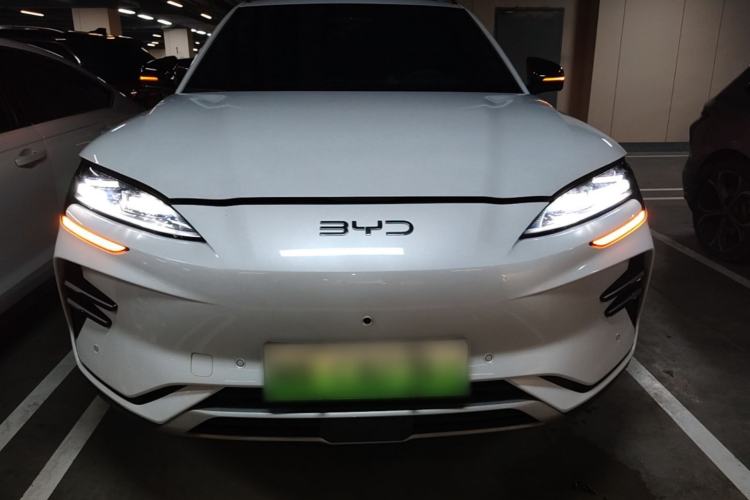 Used BYD Song PLUS New Energy 2025 EV Intelligent Driving Edition 520km Luxury Model Front