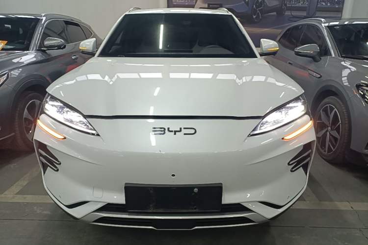 Used BYD Song PLUS New Energy 2025 EV 520km Luxury Version Front