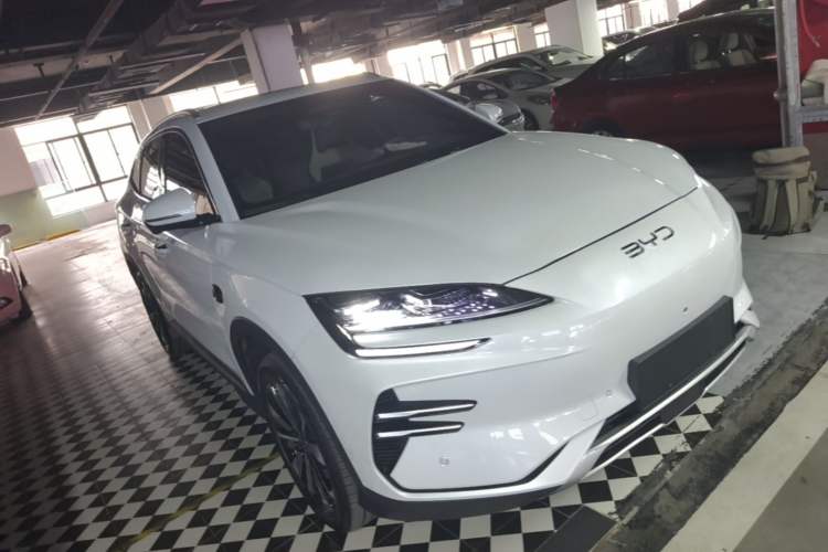 Used BYD Song PLUS New Energy 2025 EV Intelligent Driving Version 520km Premium Model Front Right 45 Deg