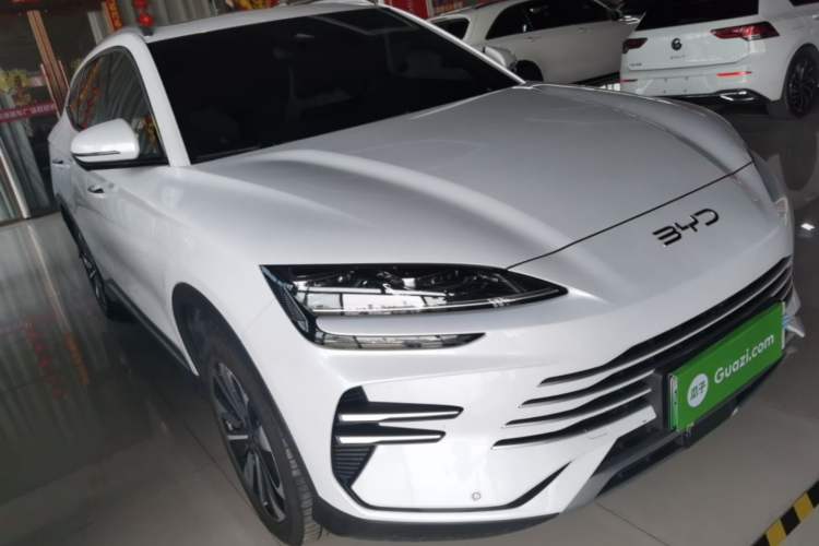 Used BYD Song PLUS New Energy 2025 DM-i 112KM Prestige Model Front Right 45 Deg