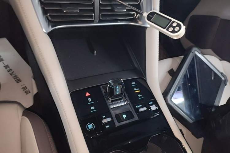 Used BYD Song PLUS New Energy 2025 DM-i 112KM Prestige Model Gear Lever