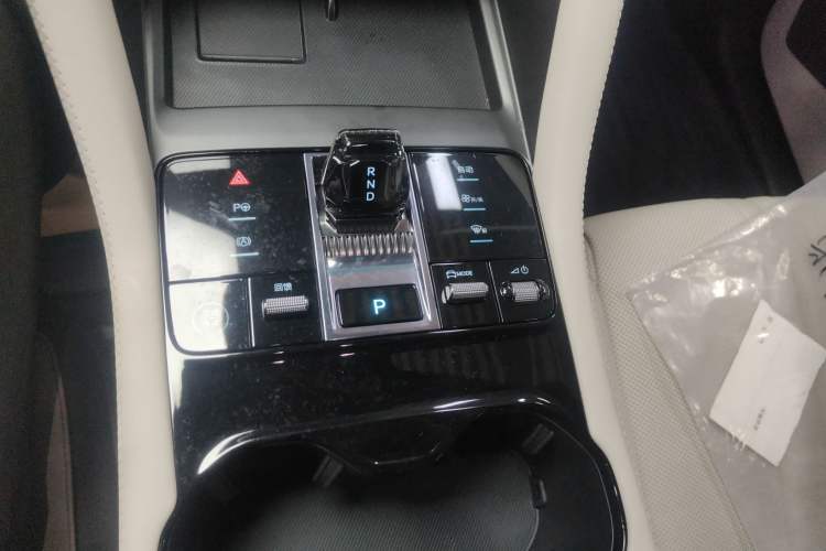 Used BYD Song PLUS New Energy 2025 EV 520km Premium Version Gear Lever