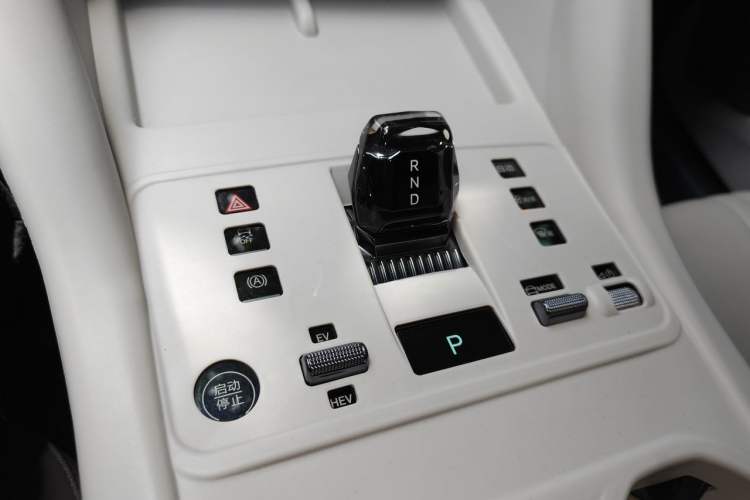 Used BYD Song PLUS New Energy 2025 DM-i 112KM Prestige Model Gear Lever