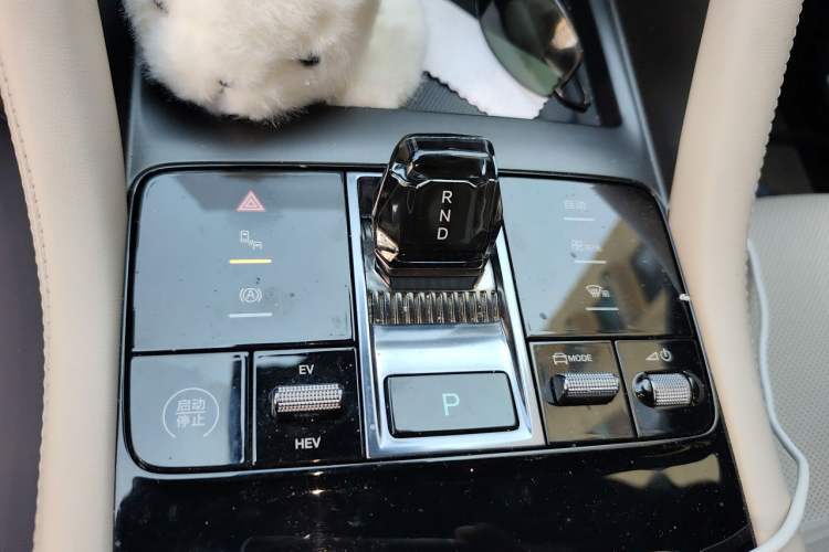 Used BYD Song PLUS New Energy 2025 DM-i 112KM Prestige Model Gear Lever
