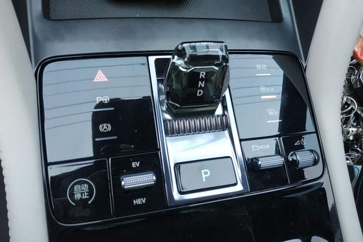 Used BYD Song PLUS New Energy 2025 DM-i 112KM Prestige Model Gear Lever
