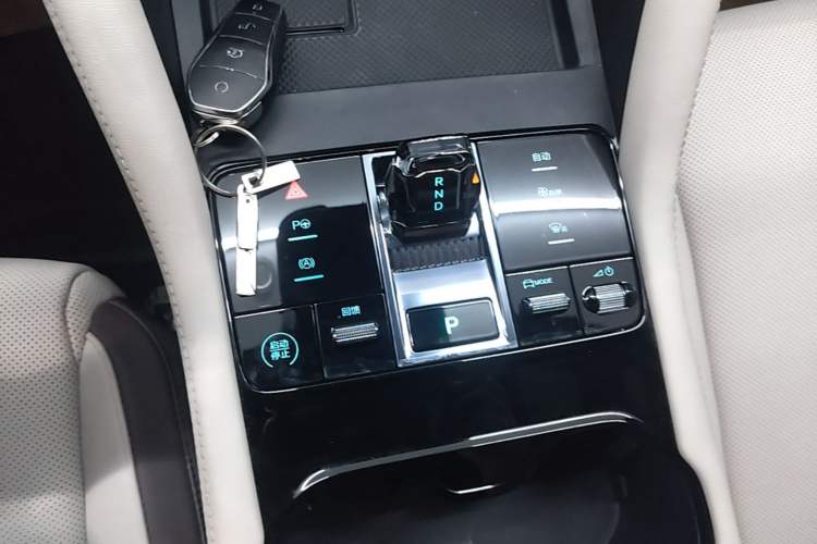 Used BYD Song PLUS New Energy 2025 EV Intelligent Driving Version 520km Premium Model Gear Lever