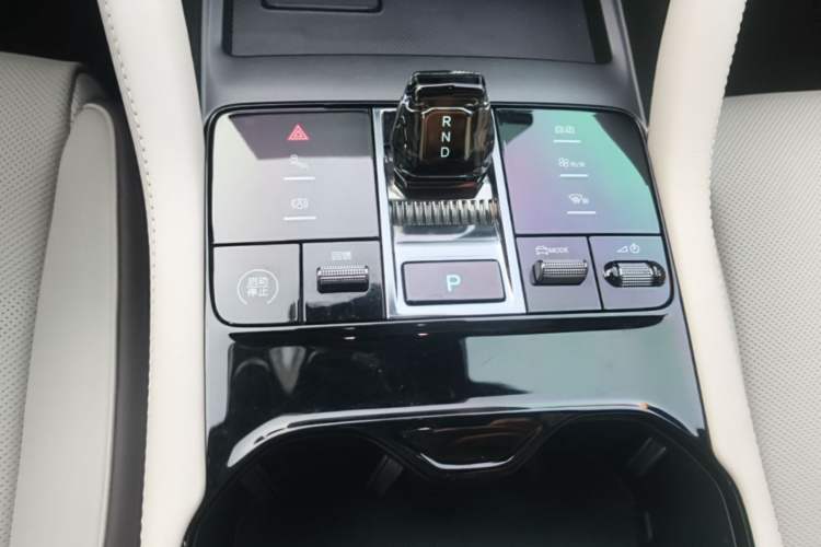 Used BYD Song PLUS New Energy 2025 EV 520km Premium Version Gear Lever