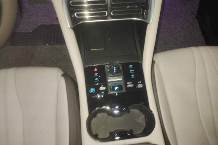 Used BYD Song PLUS New Energy 2025 DM-i Intelligent Driving 160KM Flagship Model Gear Lever