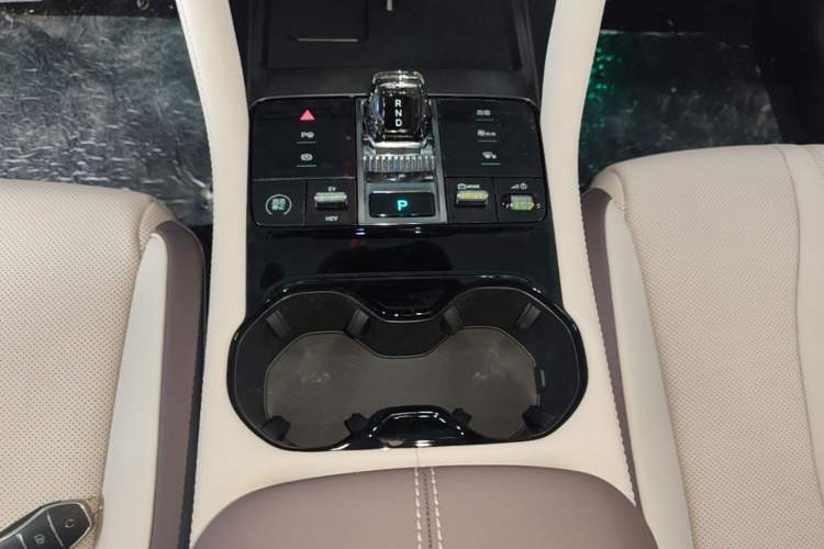 Used BYD Song PLUS New Energy 2025 DM-i Smart Drive 112KM Prestige Model Gear Lever