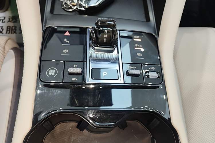 Used BYD Song PLUS New Energy 2025 DM-i 112KM Prestige Model Gear Lever