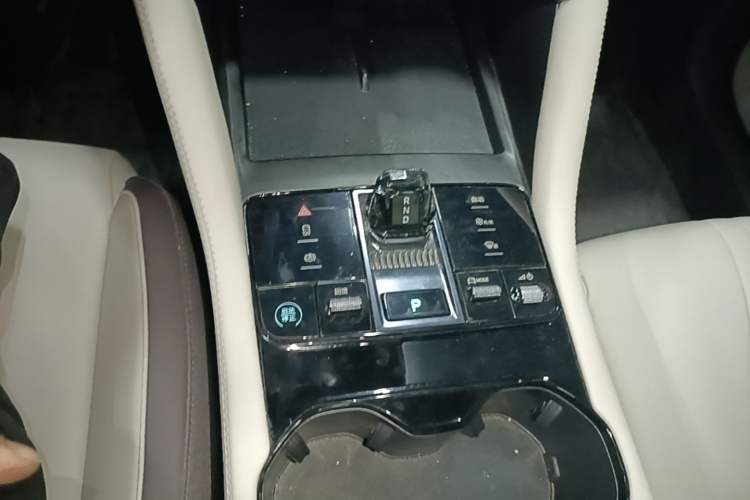 Used BYD Song PLUS New Energy 2025 EV 520km Luxury Version Gear Lever