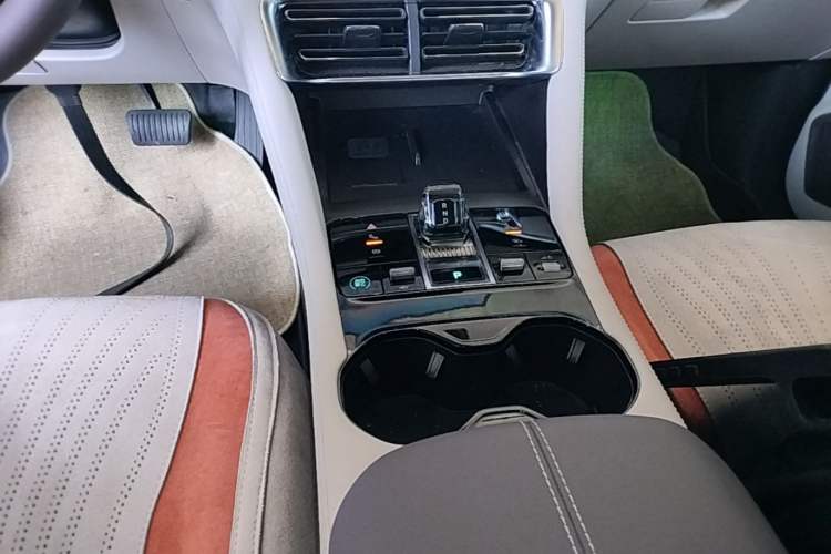 Used BYD Song PLUS New Energy 2025 DM-i 112KM Prestige Model Gear Lever
