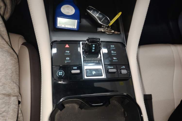 Used BYD Song PLUS New Energy 2025 EV 520km Premium Version Gear Lever