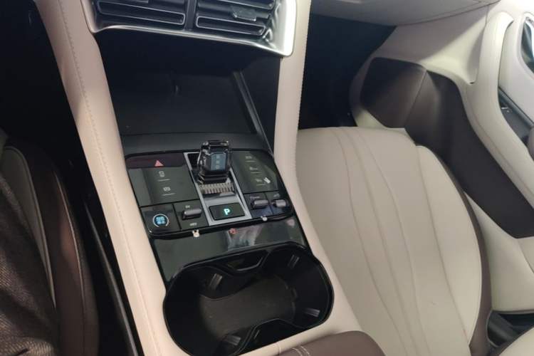 Used BYD Song PLUS New Energy 2025 DM-i 112KM Prestige Model Gear Lever