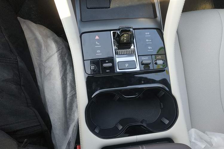 Used BYD Song PLUS New Energy 2025 DM-i 112KM Prestige Model Gear Lever