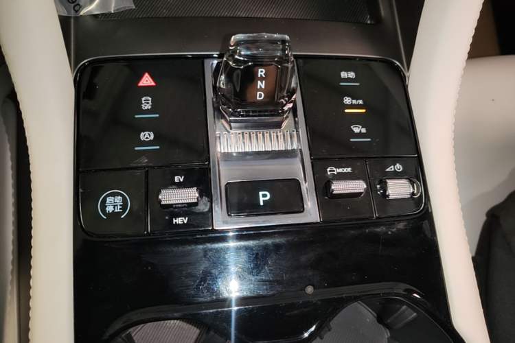 Used BYD Song PLUS New Energy 2025 DM-i 112KM Prestige Model Gear Lever