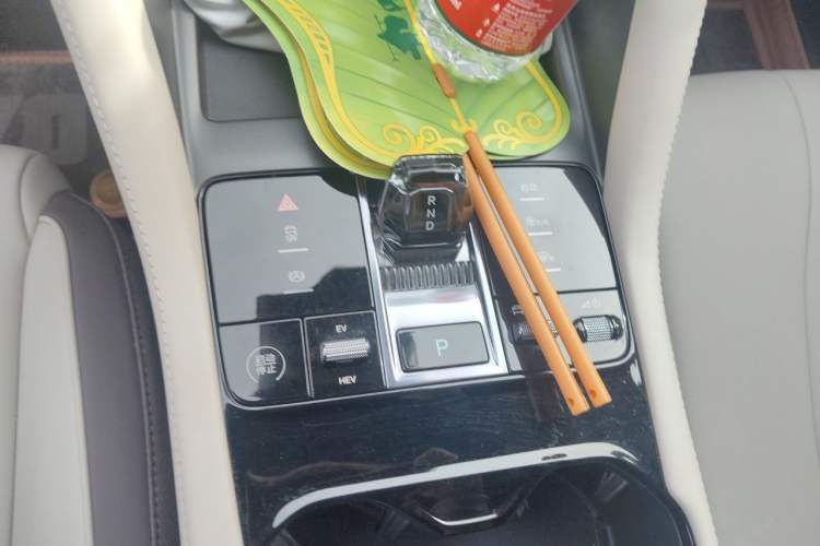 Used BYD Song PLUS New Energy 2025 DM-i 112KM Prestige Model Gear Lever