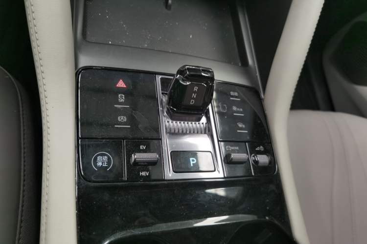 Used BYD Song PLUS New Energy 2025 DM-i 75KM Luxury Model Gear Lever
