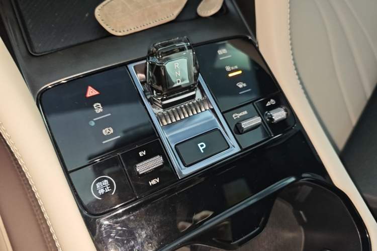 Used BYD Song PLUS New Energy 2025 DM-i 112KM Prestige Model Gear Lever
