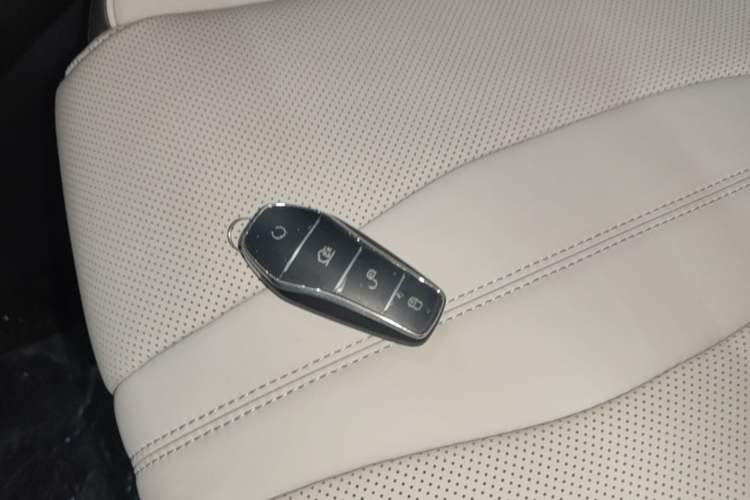 Used BYD Song PLUS New Energy 2025 DM-i Smart Drive 112KM Prestige Model Interior 1