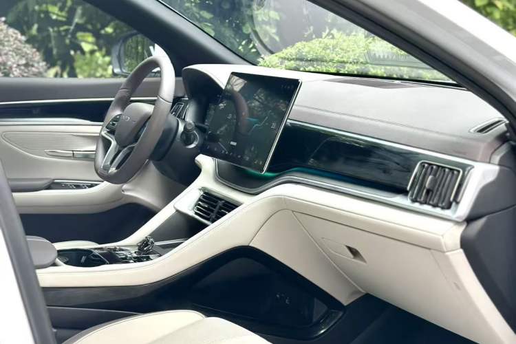 Used BYD Song PLUS New Energy 2025 DM-i 160KM Flagship Model Interior 12