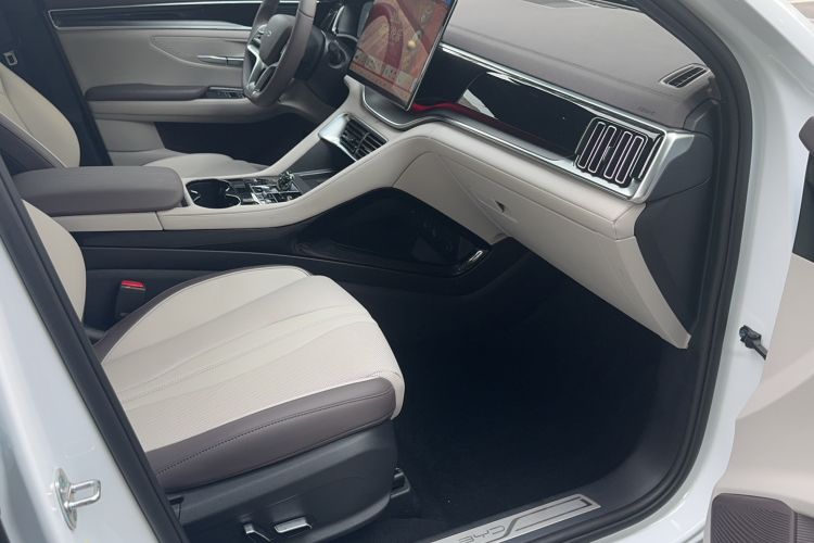 Used BYD Song PLUS New Energy 2025 DM-i 160KM Flagship Model Interior 2
